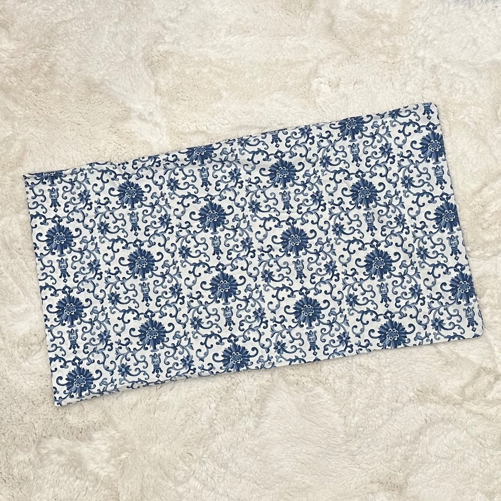 Ralph Lauren Porcelain Rosette Blue Pillow Case Standard Size set of two